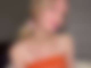 Bella's Live Sex Cam Show
