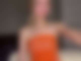 Bella's Live Sex Cam Show