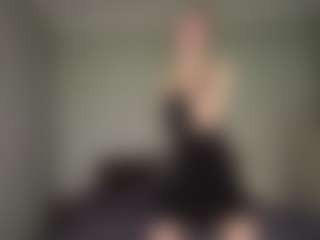 Bella's Live Sex Cam Show