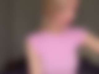 Bella's Live Sex Cam Show