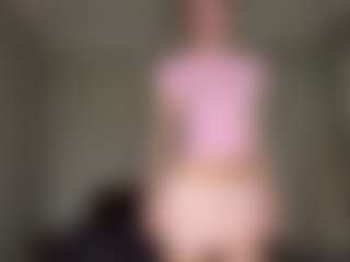 Bella's Live Sex Cam Show