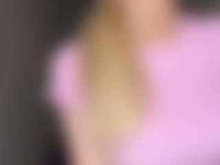 Bella's Live Sex Cam Show