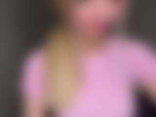 Bella's Live Sex Cam Show