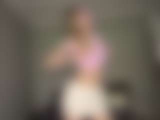 Bella's Live Sex Cam Show