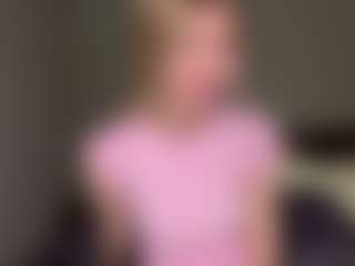 Bella's Live Sex Cam Show