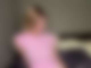 Bella's Live Sex Cam Show