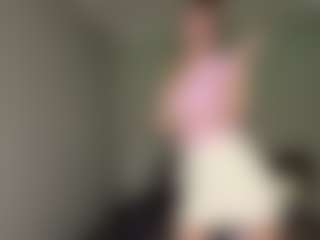 Bella's Live Sex Cam Show