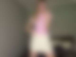 Bella's Live Sex Cam Show