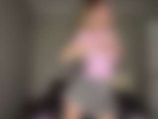 Bella's Live Sex Cam Show