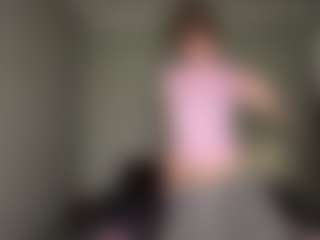 Bella's Live Sex Cam Show