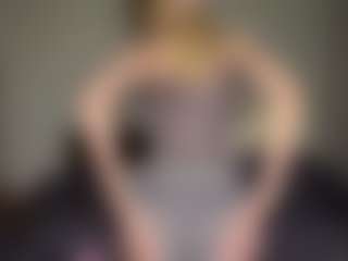 Bella's Live Sex Cam Show