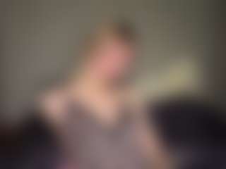 Bella's Live Sex Cam Show