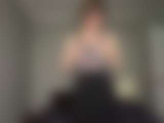 Bella's Live Sex Cam Show
