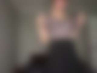 Bella's Live Sex Cam Show