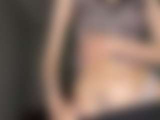 Bella's Live Sex Cam Show