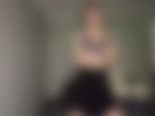 Bella's Live Sex Cam Show