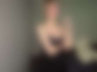 Bella's Live Sex Cam Show