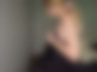Bella's Live Sex Cam Show