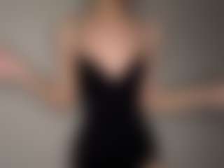 Bella's Live Sex Cam Show