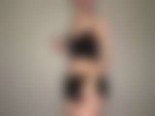 Bella's Live Sex Cam Show