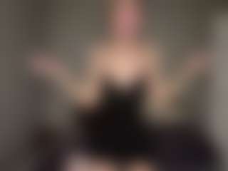 Bella's Live Sex Cam Show