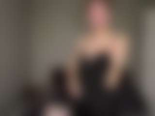 Live-Cam-Show mit Bella - Small Tits auf Camsoda