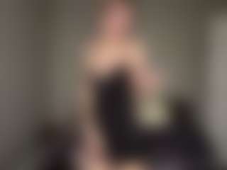 Bella's Live Sex Cam Show