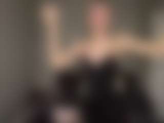 Bella's Live Sex Cam Show