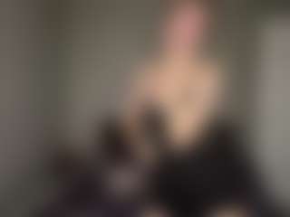 Bella's Live Sex Cam Show