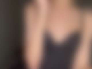 Bella's Live Sex Cam Show