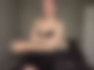 Bella's Live Sex Cam Show