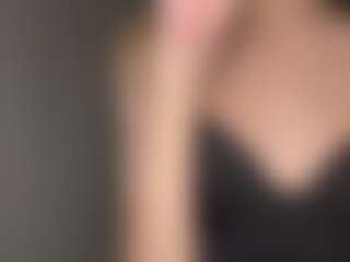 Bella's Live Sex Cam Show