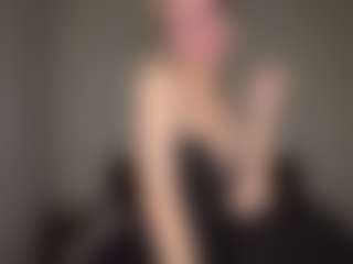 Bella's Live Sex Cam Show