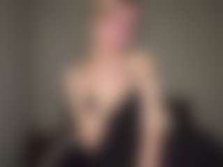 Bella's Live Sex Cam Show