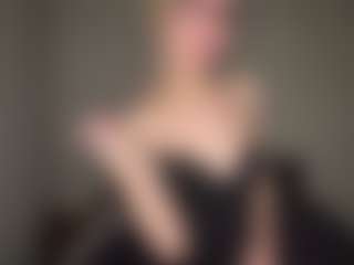 Bella's Live Sex Cam Show