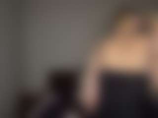 Bella's Live Sex Cam Show