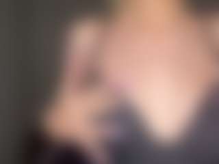 Bella's Live Sex Cam Show