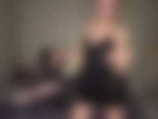 Bella's Live Sex Cam Show