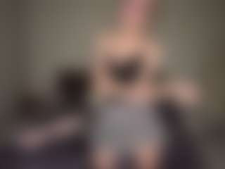 Bella's Live Sex Cam Show