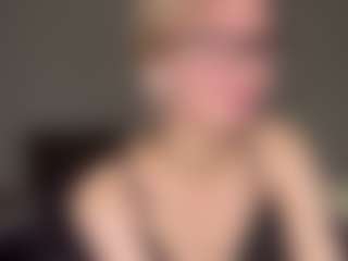 Bella's Live Sex Cam Show