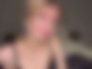 Bella's Live Sex Cam Show