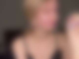 Bella's Live Sex Cam Show