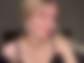 Bella's Live Sex Cam Show