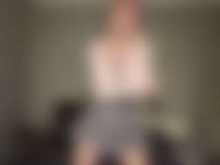 Bella's Live Sex Cam Show