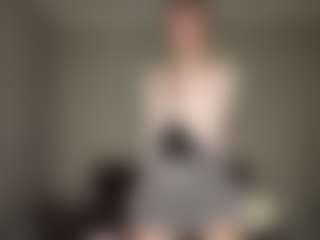 Bella's Live Sex Cam Show