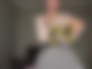 Bella's Live Sex Cam Show
