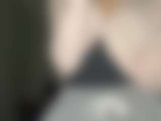Bella's Live Sex Cam Show