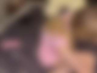 Bella's Live Sex Cam Show