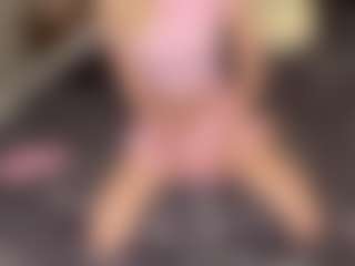 Bella's Live Sex Cam Show