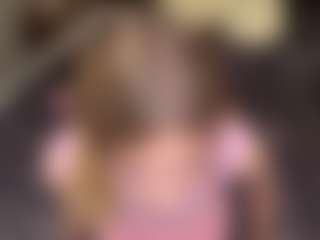 Bella's Live Sex Cam Show